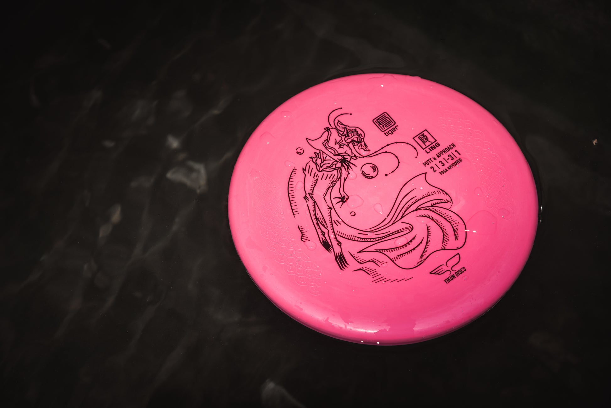 Yikun putter pink tiger Ling in water